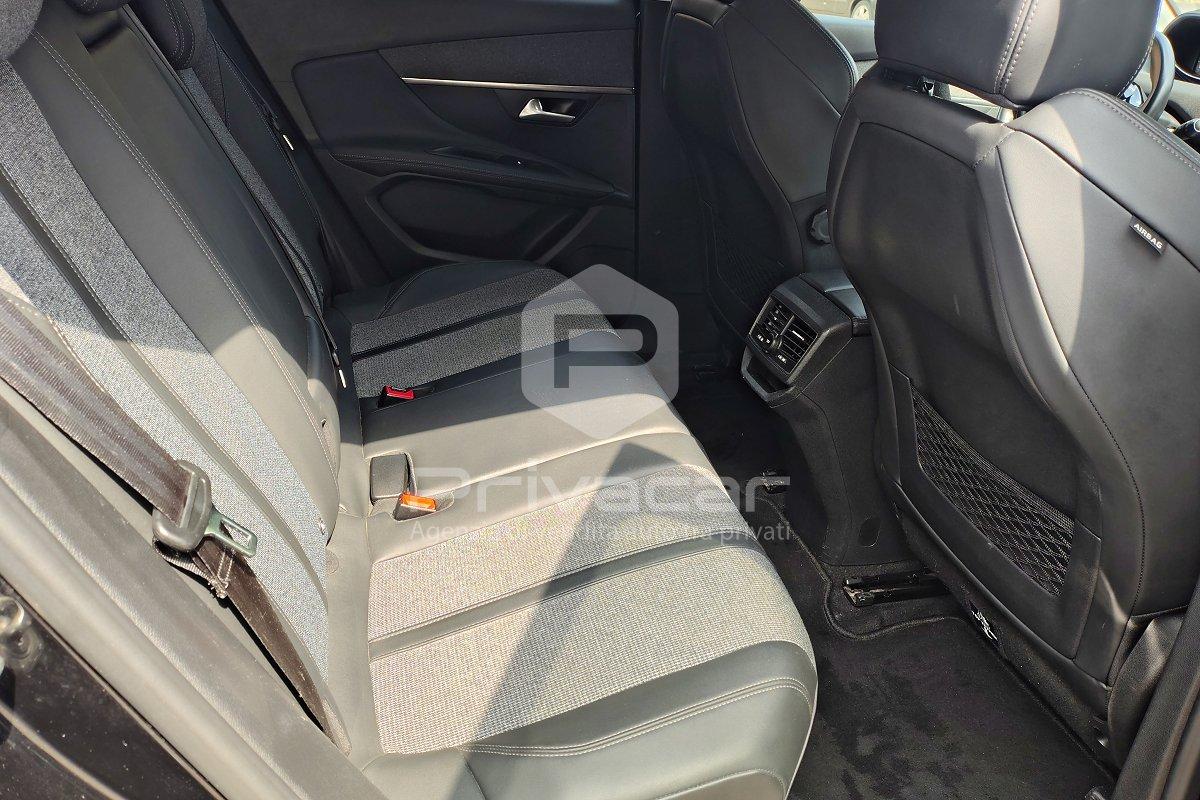 PEUGEOT 3008 BlueHDi 130 S&S Allure