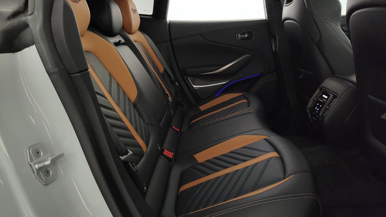 ASTON MARTIN DBX707 4.0 auto