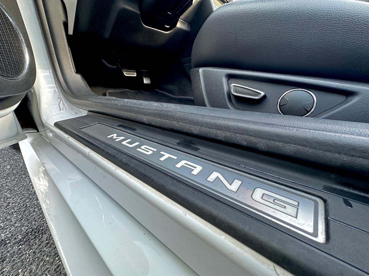 Ford Mustang Convertible 2.3 EcoBoost aut Gear Box