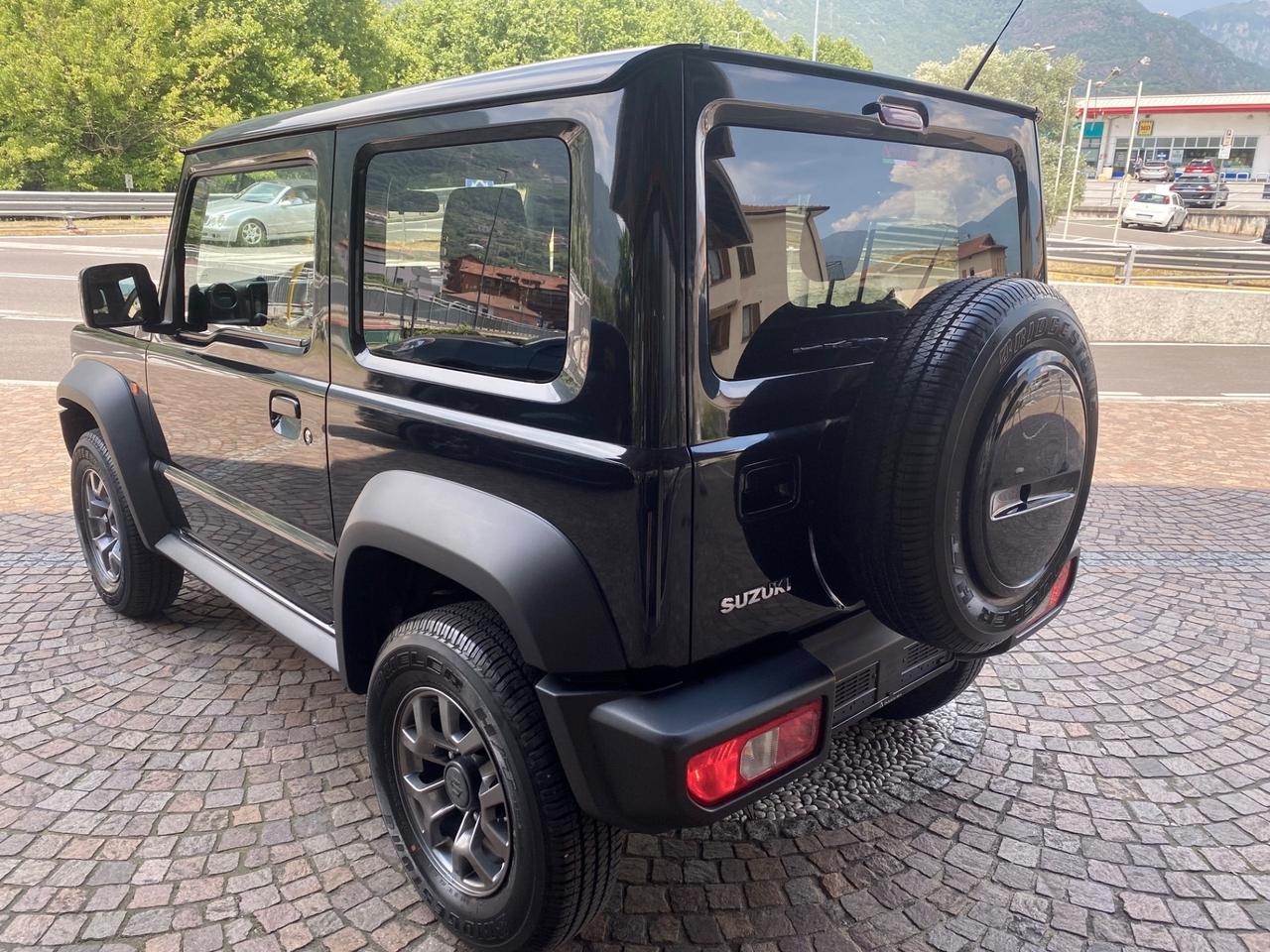 Suzuki Jimny 1.5 5MT Top 4 POSTI !!!