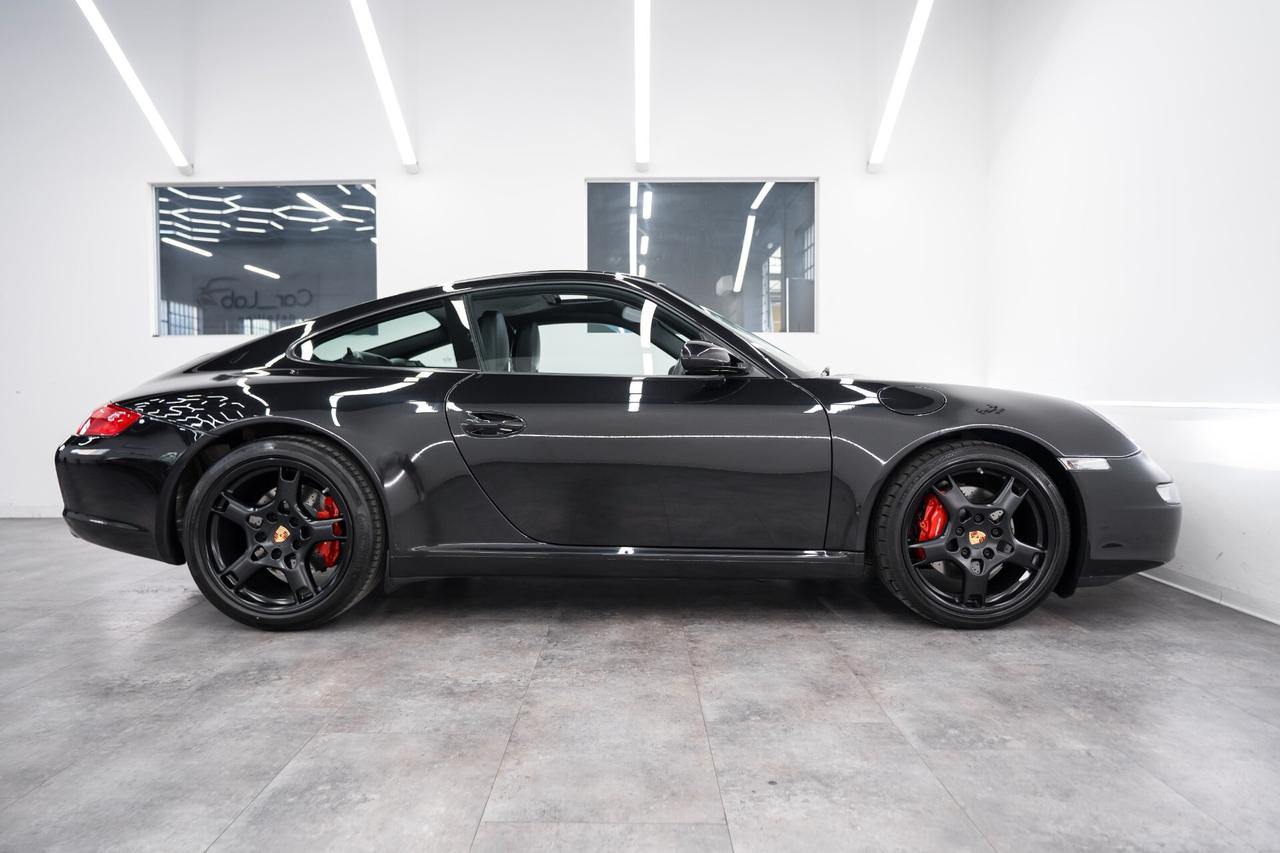 Porsche 911 Carrera S Coupé--FIRST PAINT--