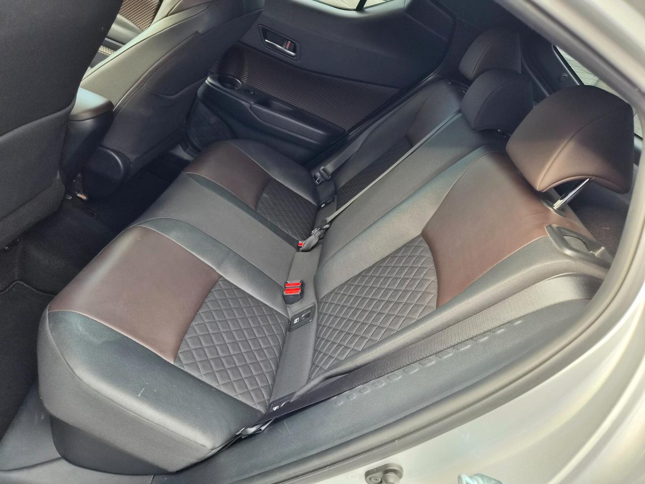 Toyota C-HR 1.8 Hybrid E-CVT Lounge