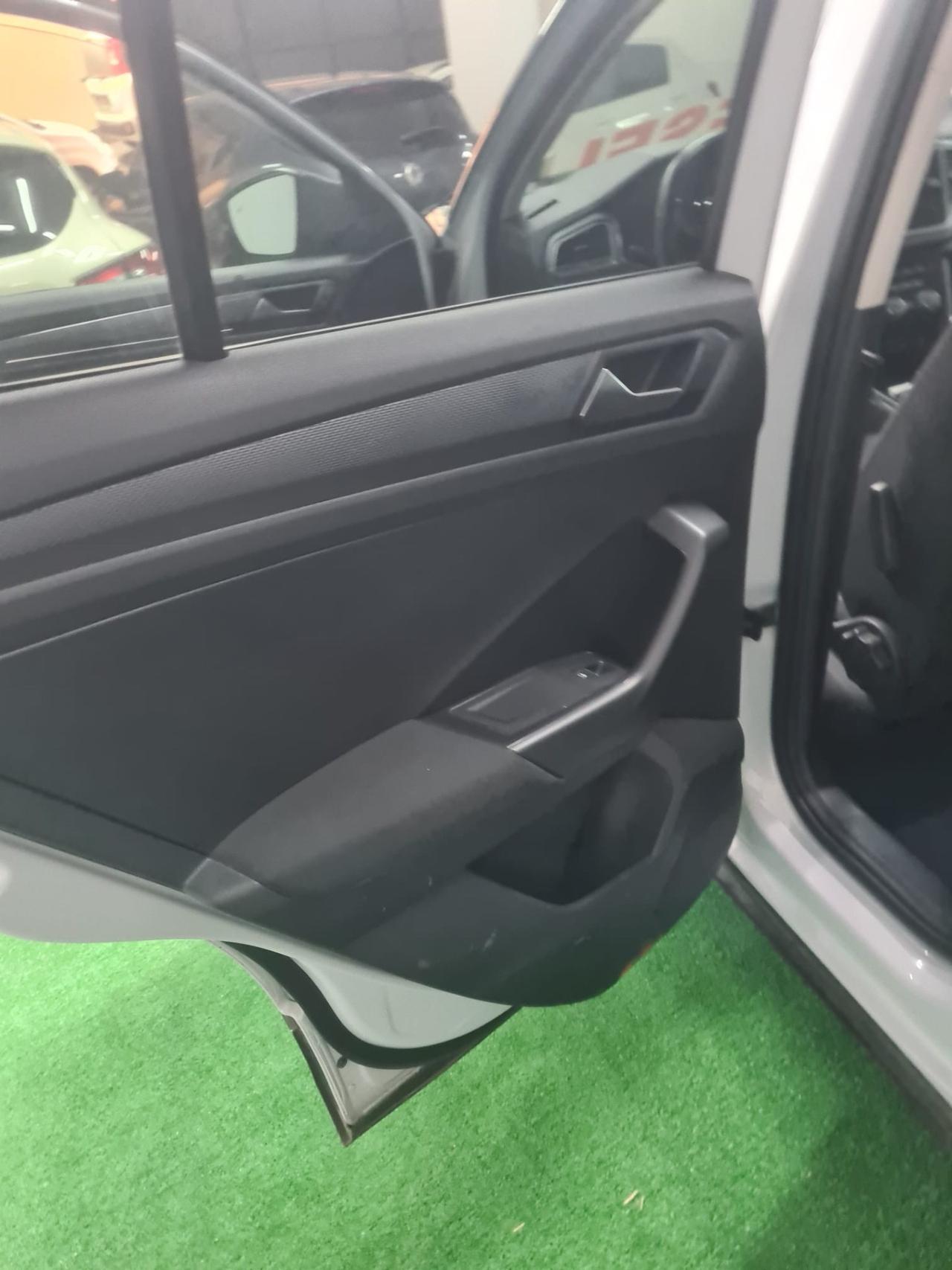 Volkswagen T-Roc 1.6 TDI SCR Advanced BlueMotion Technology