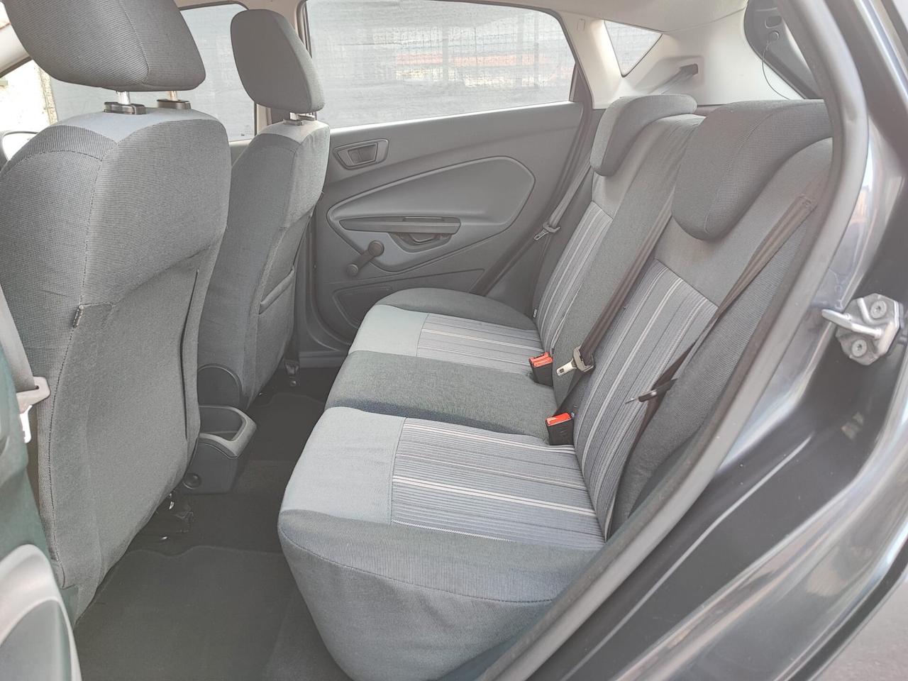 Ford Fiesta 1.2 BENZINA NEOPATENTATI 5 PORTE 2009