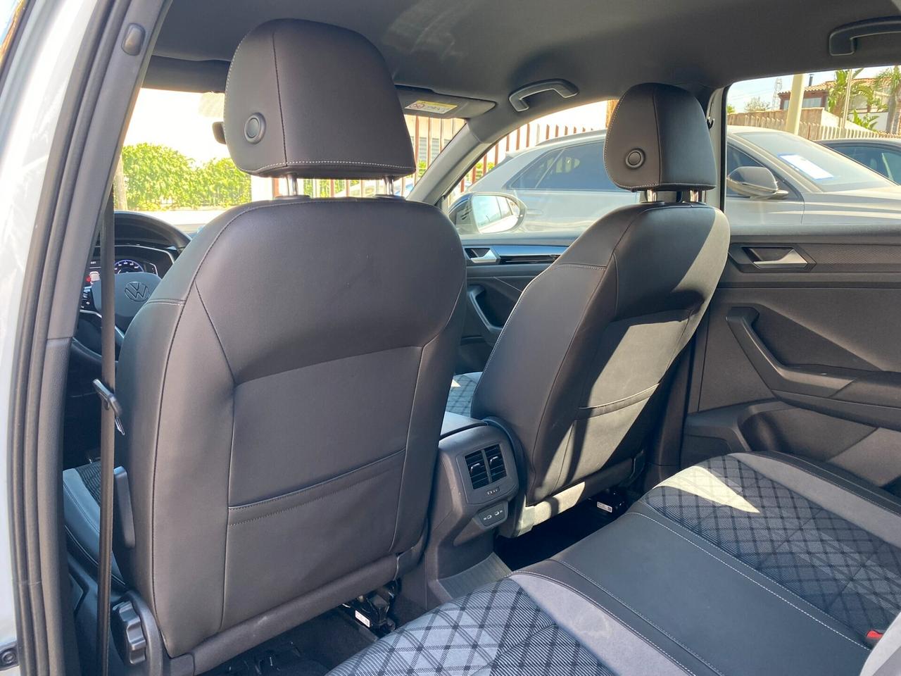 Volkswagen T-Roc R-Line 2.0 TDI 150CV DSG 4motion