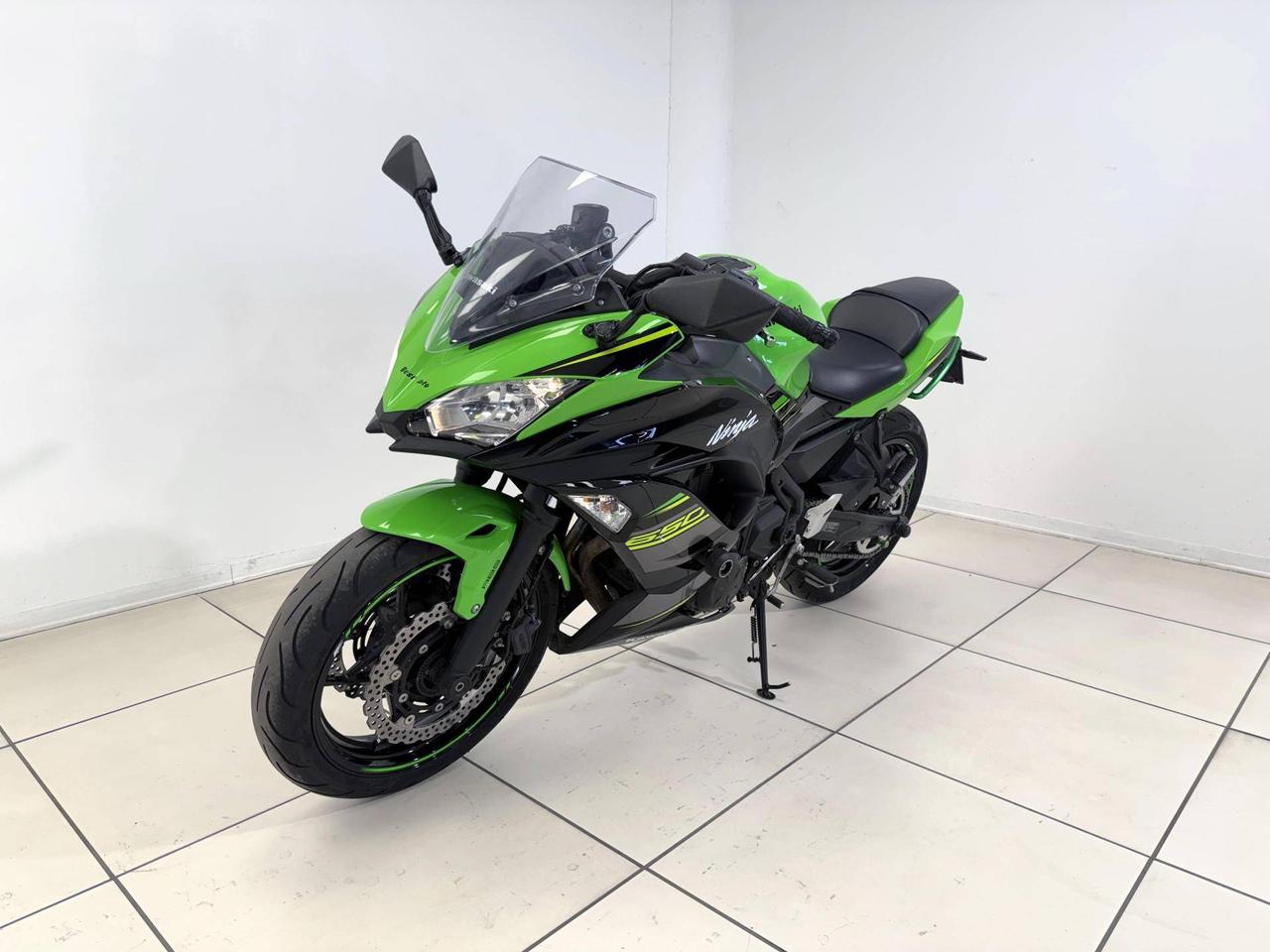 KAWASAKI Ninja 650
