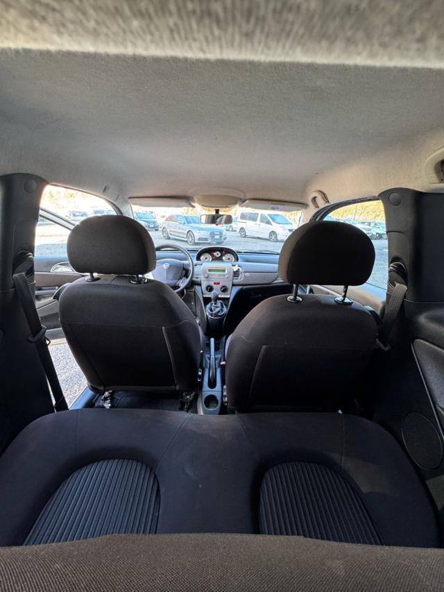 LANCIA Ypsilon 1.2 69 CV Argento NEOPATENTATI