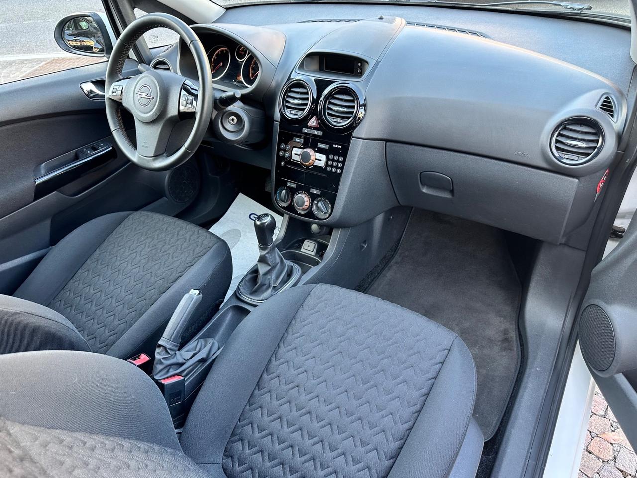 Opel Corsa 1.2Bz 86Cv - Uniproprietario