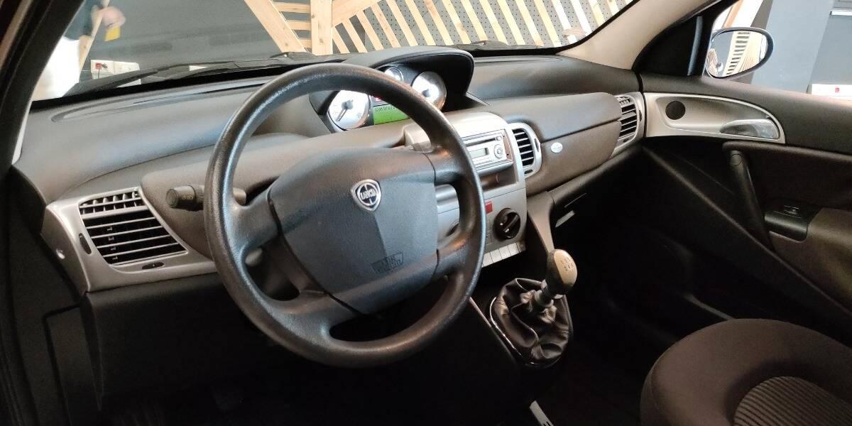 Lancia Ypsilon 1.2 8v New Oro (oro)