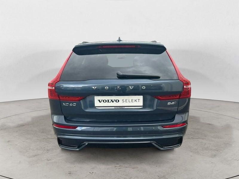 Volvo XC60 B4 197+14 CV AWD Mild Hybrid Diesel Automatico Ultimate Dark