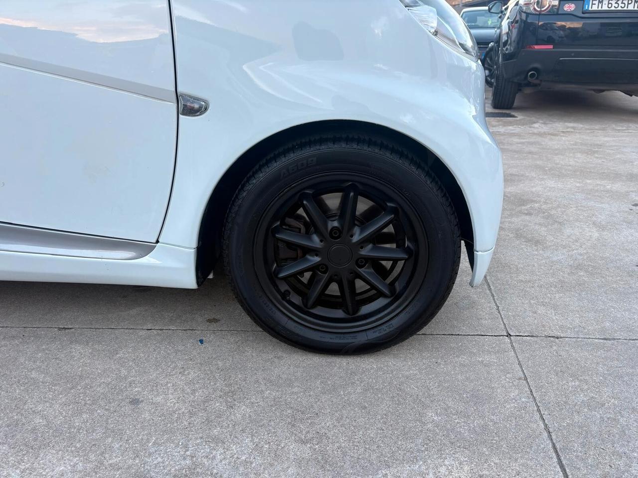 Smart ForTwo 1000 45 kW MHD coupé pure