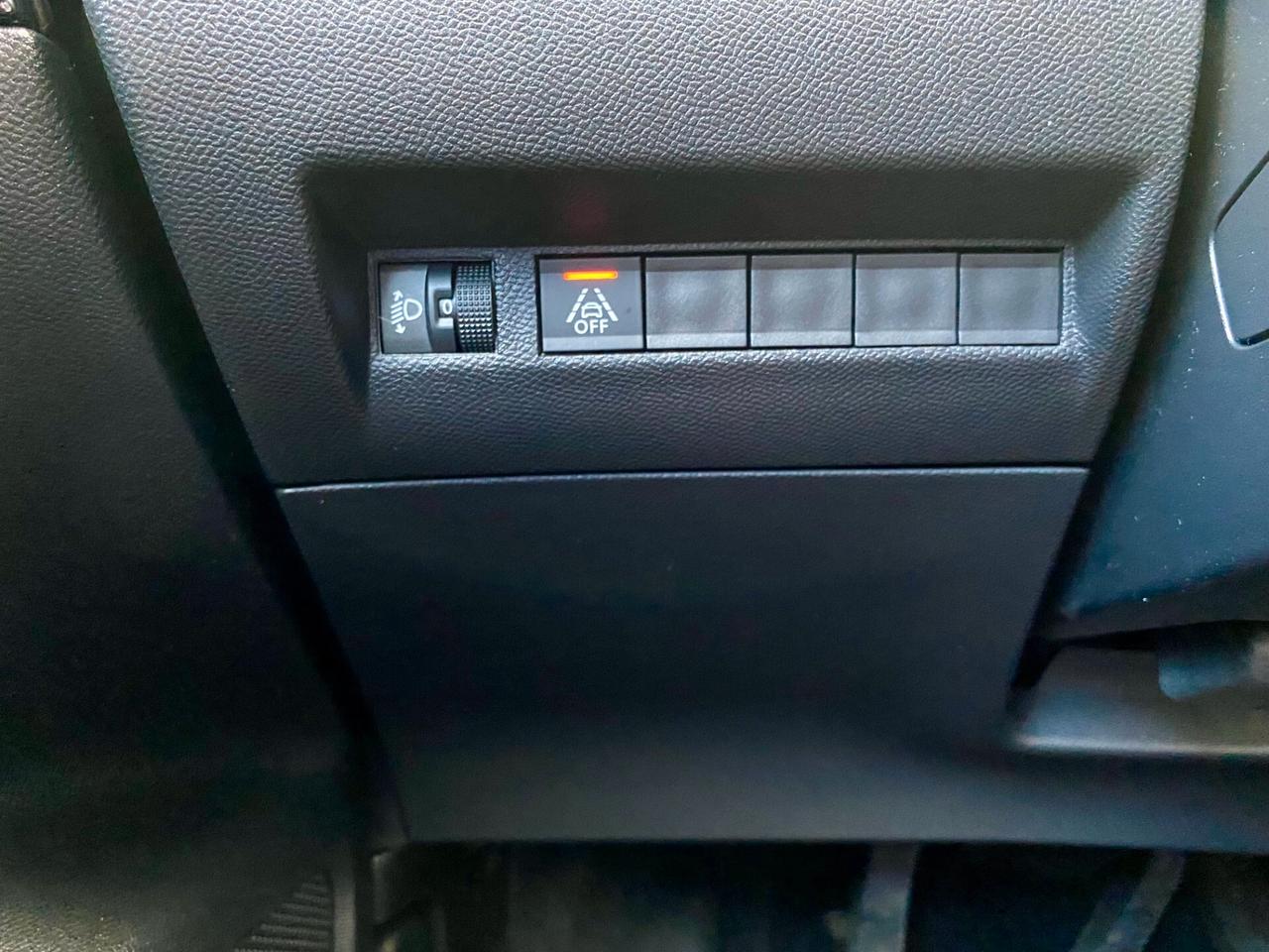 Peugeot 2008 1.2 puretech Active Pack 130cv CINGHIA SOSTITUITA