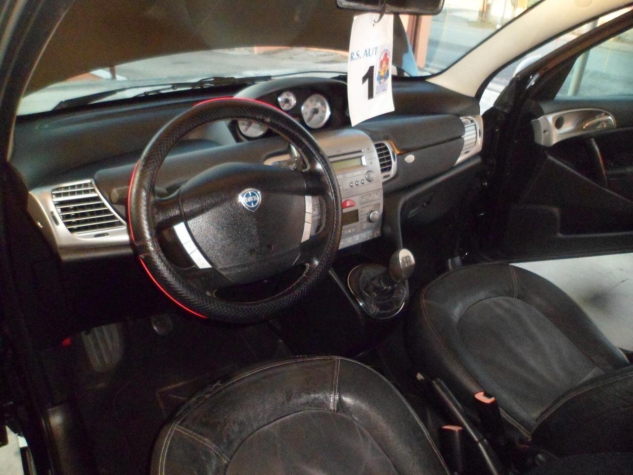 Lancia Ypsilon 1.3 MJT 90 CV MomoDesign 07