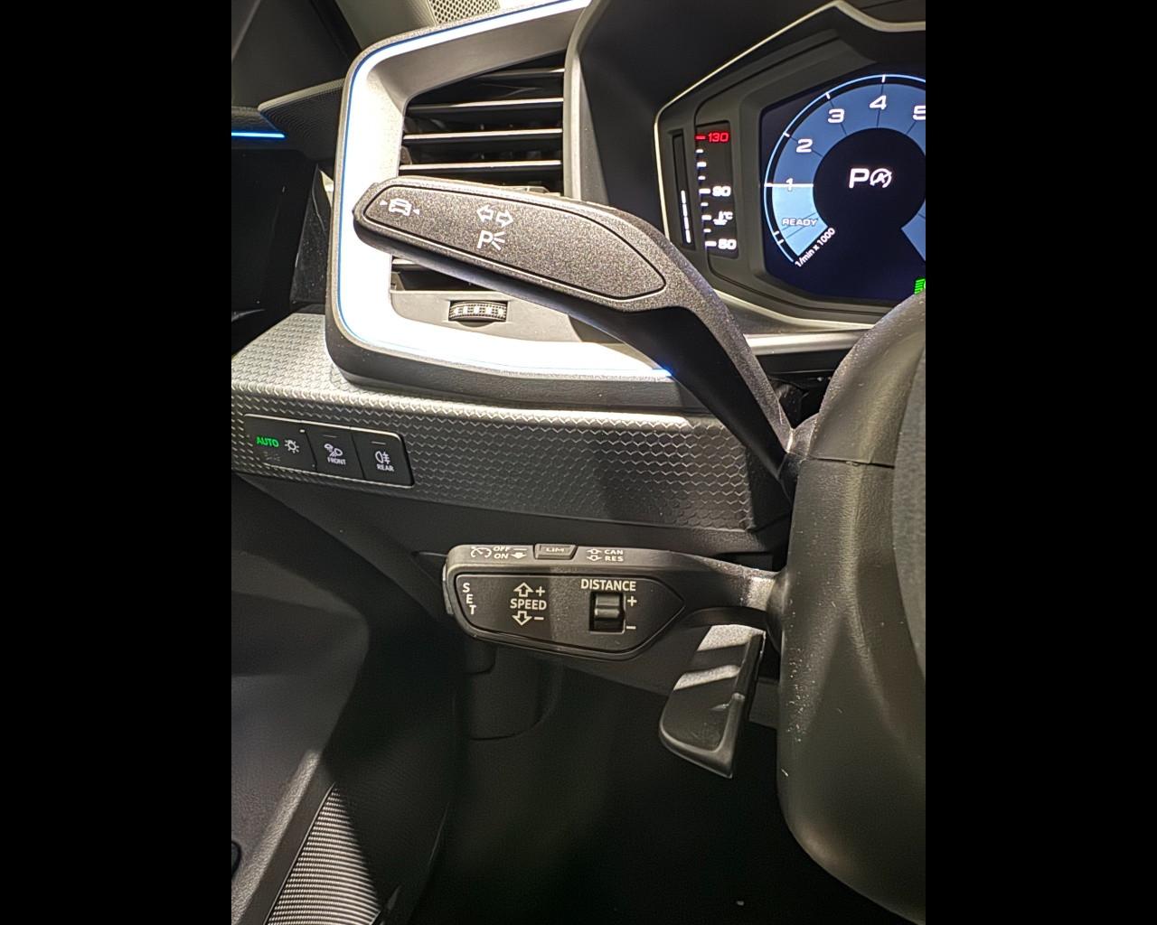 AUDI A1 SPORTBACK 30 TFSI S-TRONIC IDENTITY BLACK