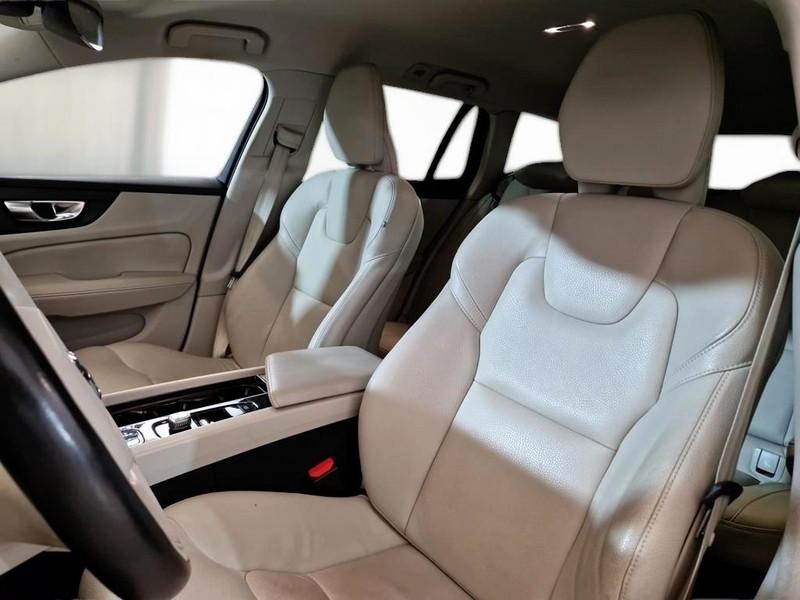 VOLVO V60 B4 D autom. Momentum Business Pro WAGON