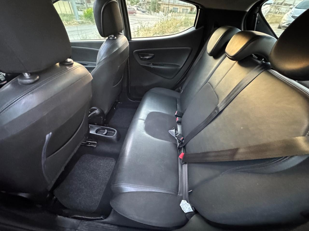 LANCIA YPSILON 1.3 MJT II 95 CV PLATINUM EDITION TETTO FULL
