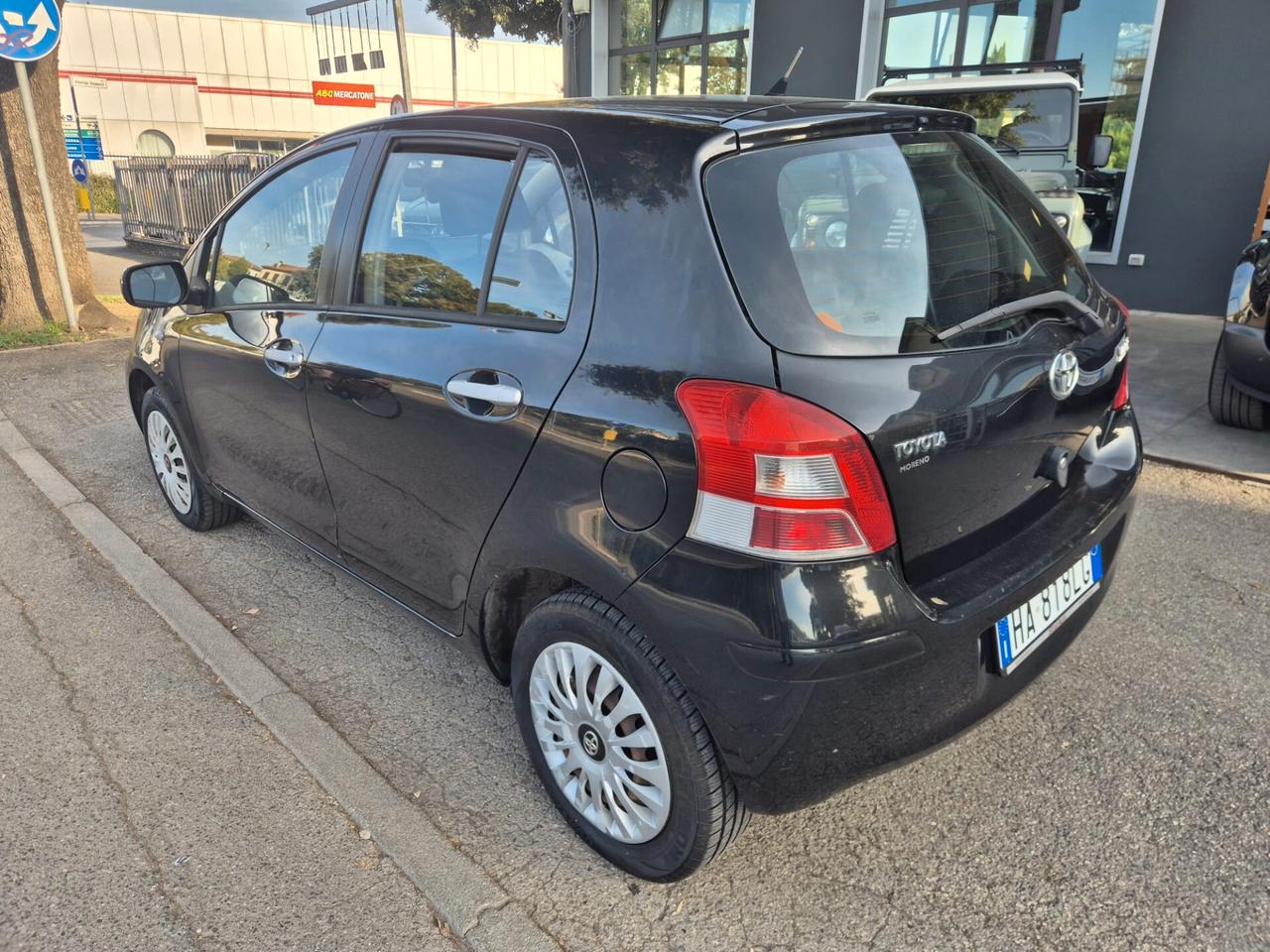 Toyota Yaris 1.0 5 porte
