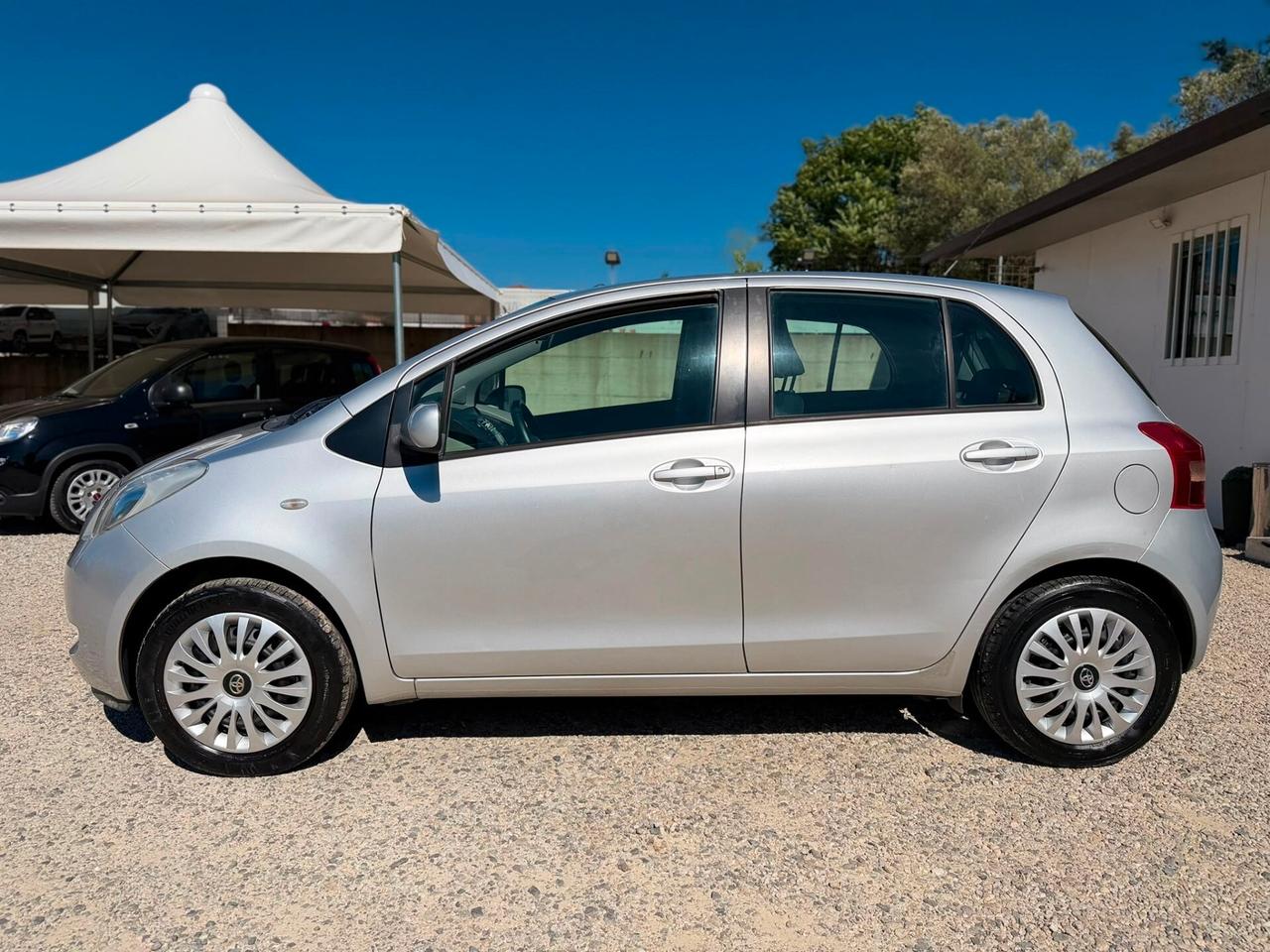 Toyota Yaris 1.0 5 porte Sol
