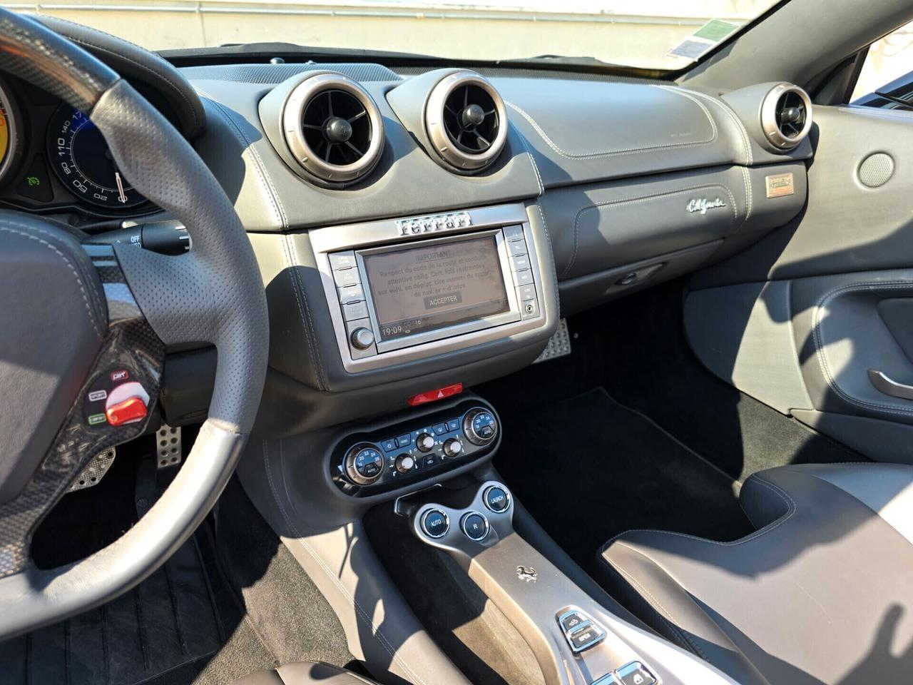 Ferrari California DCT Giallo Triplo Strato