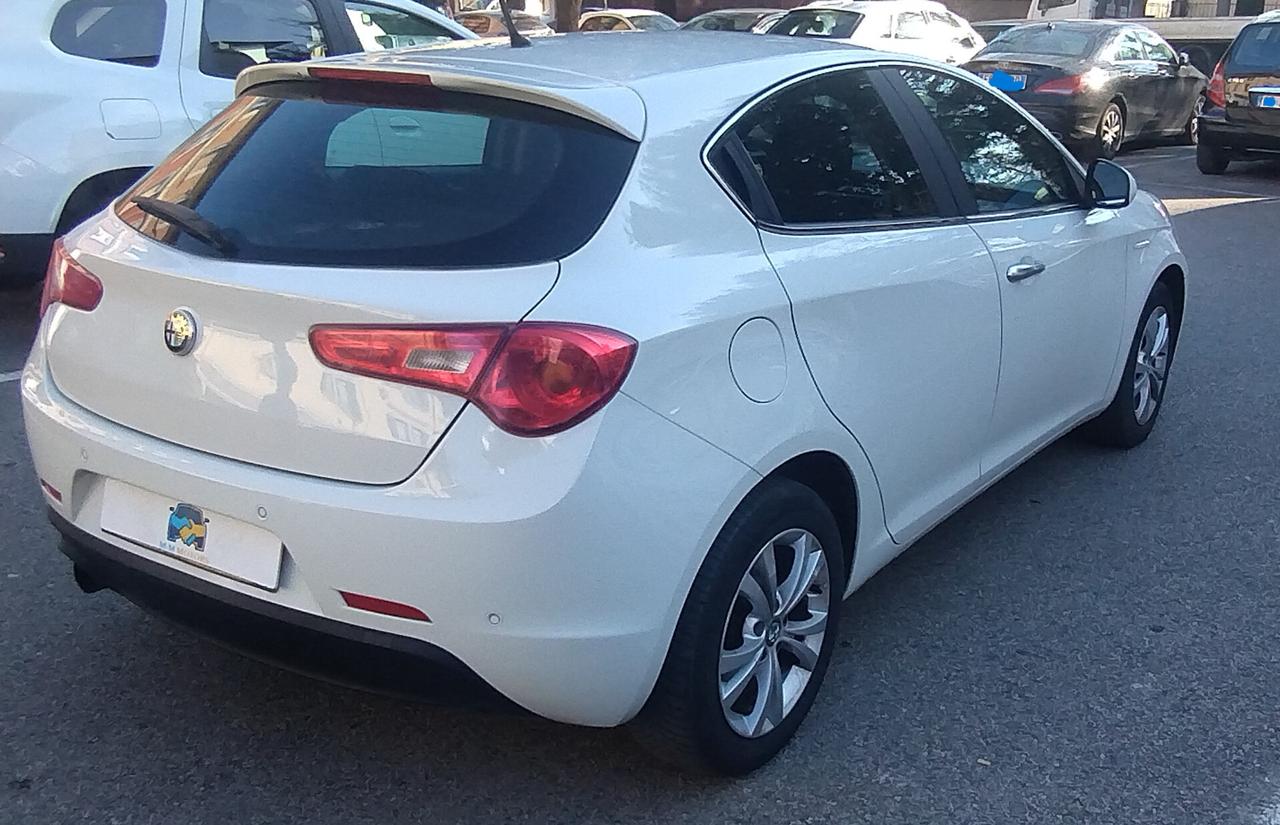 Alfa Romeo Giulietta 1.6 JTDm-2 105 CV NEOPATENTATI
