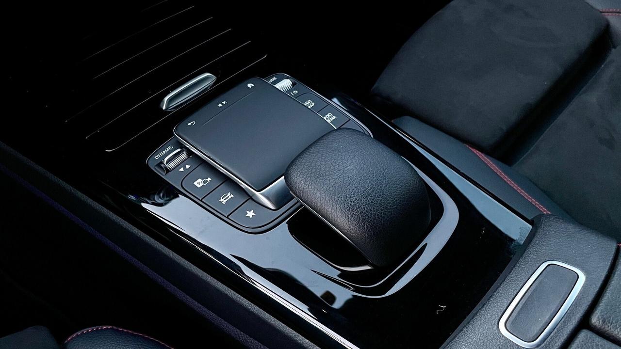 MERCEDES-BENZ CLASSE A250 2.0 PREMIUM 4-MATIC 224CV - ALCANTARA, SEDILI RISCALDABILI, PACCHETTO LUCI