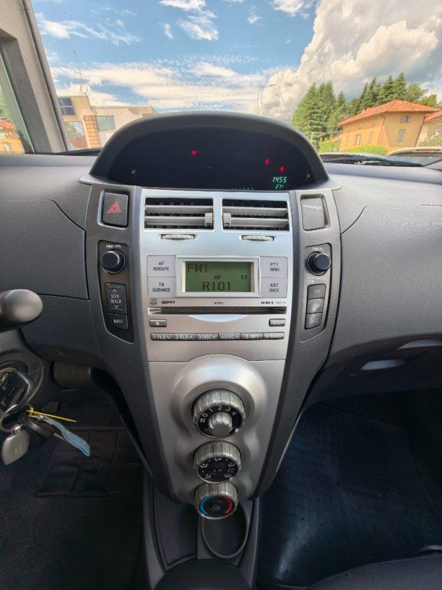 TOYOTA Yaris 1.3 3 porte Navi OK NEOPATENTATI