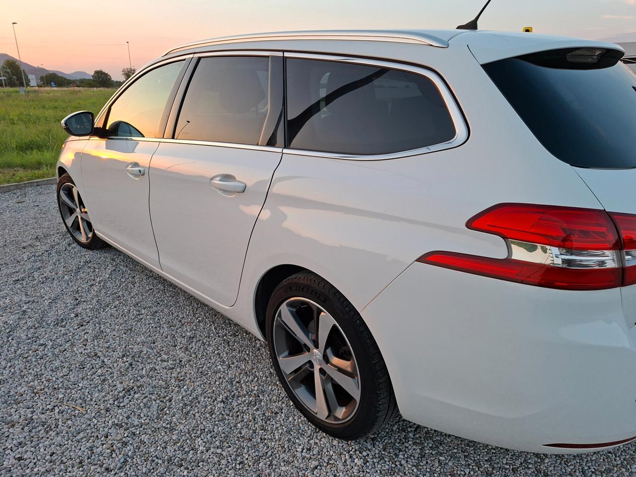 Peugeot 308 BlueHDi 130 S&S SW Allure GARANZIA