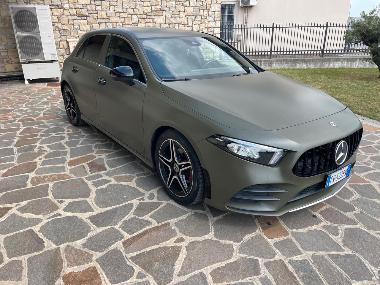 Mercedes-benz A 180 Automatic Premium AMG