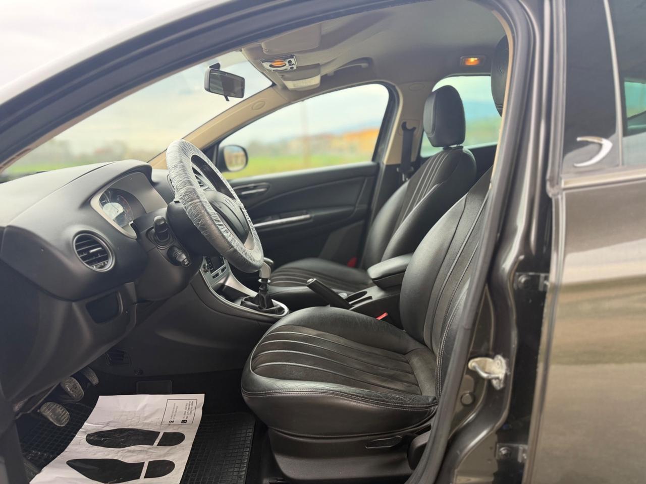 Lancia Delta 1.6 MJT DPF Gold