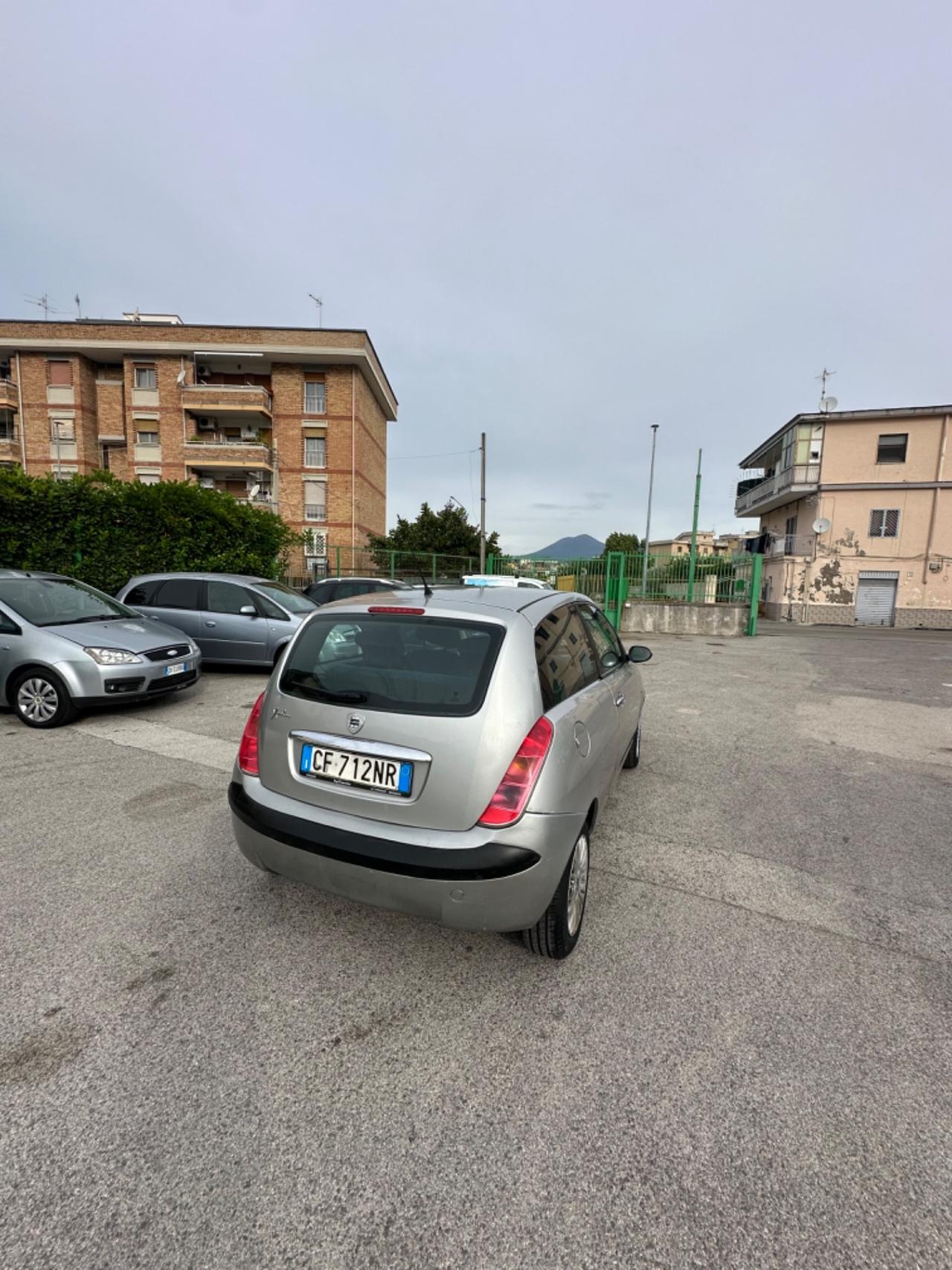 Lancia Ypsilon 1.2 Oro