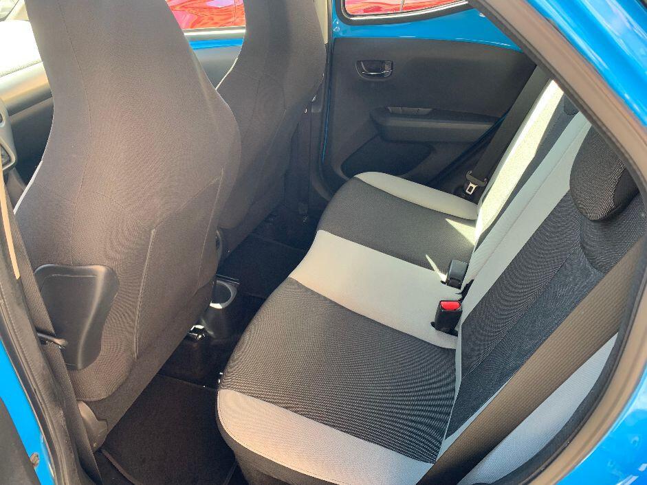 Toyota Aygo 1.0 VVT-i 69 CV 5 porte x-play - OK NEOPATENTATI