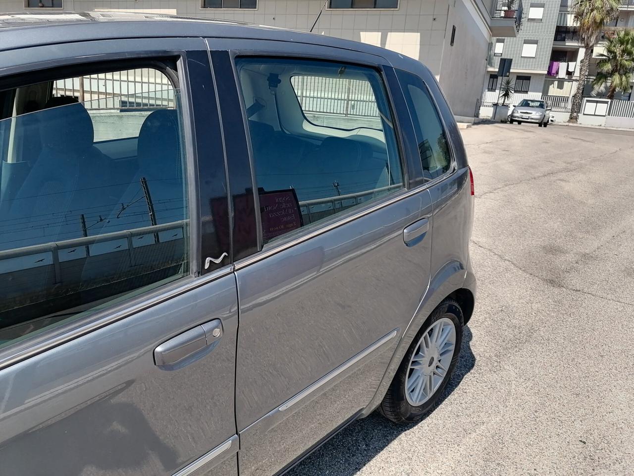 Lancia MUSA 1.3 Mjt 95 CV Gold 2011
