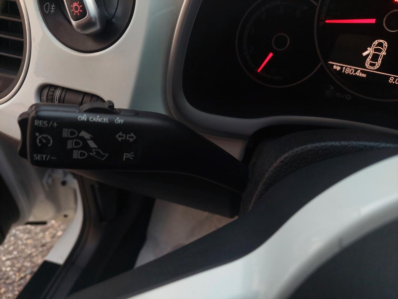 Volkswagen Maggiolino 1.6 TDI Design *NEOPATENTATI*