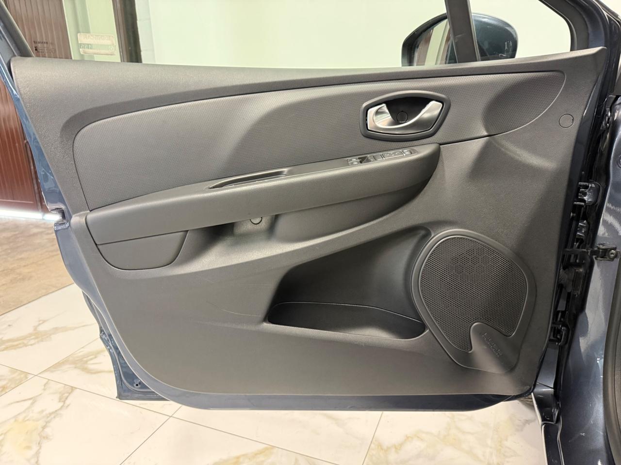 Renault Clio TCe 12V 90CV Start&Stop 5 porte Energy Intens