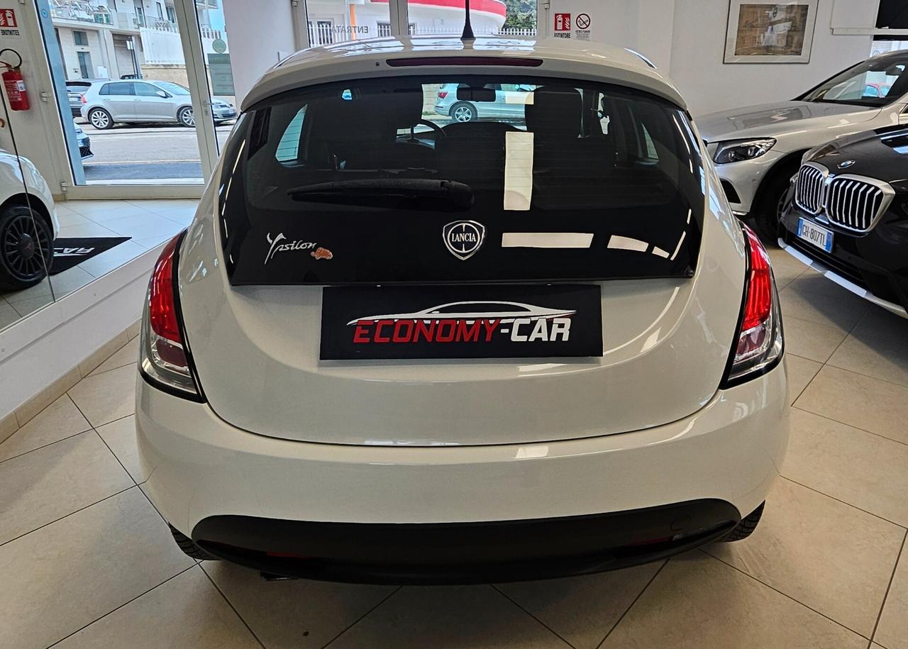 Lancia Ypsilon 1.2 69 CV 5 porte S&S Silver KM 45.000