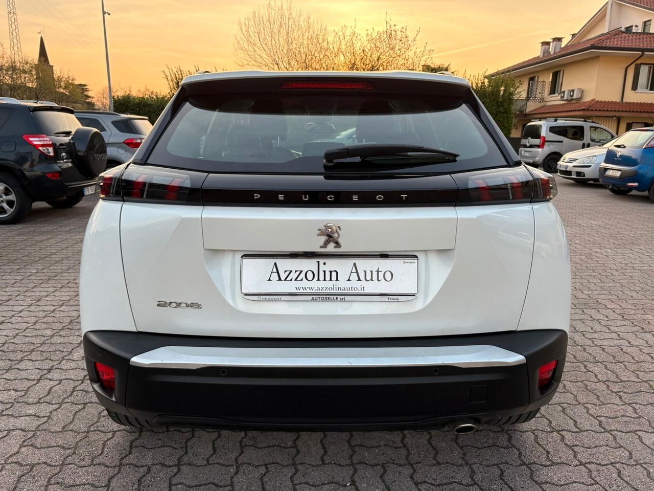 PEUGEOT 2008 1.5 HDI FULL OPTIONAL SI NEOPATENTATI