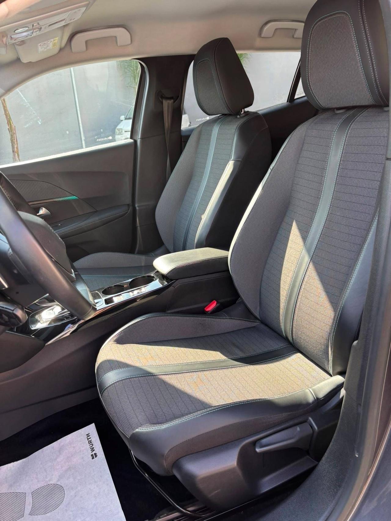 Peugeot 2008 BlueHDi 110 S&S Allure Pack