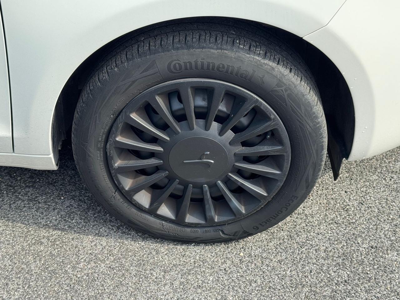 Lancia Ypsilon Hybrid ecochic 1.0 70cv benz-elettrica