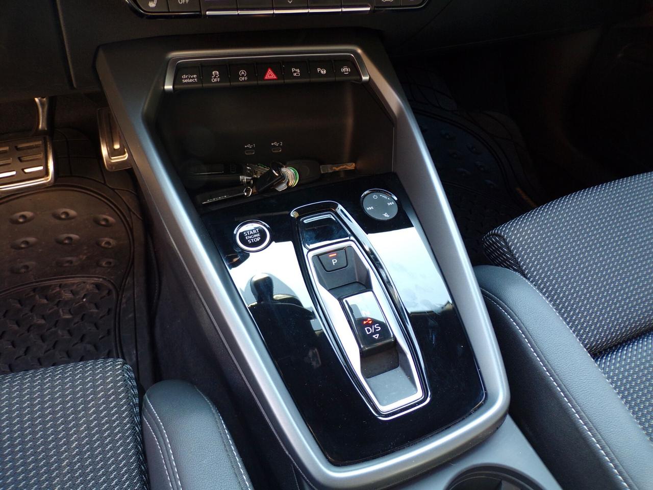 Audi A3 Sedan 1.5 TFSI MHEV S line Edition S-tronic – Fari LED Matrix Navi Pari al Nuovo