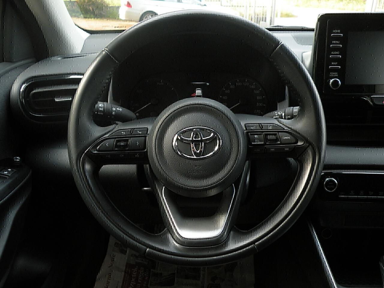 TOYOTA YARIS HYBRID - NOLEGGIO
