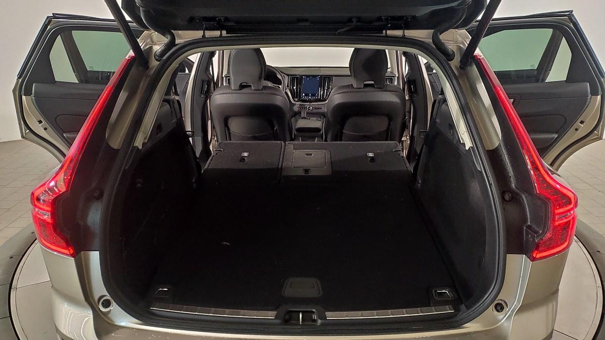 VOLVO Xc60 B4 Mild Hybrid (D) Awd Automatico Plus Dark