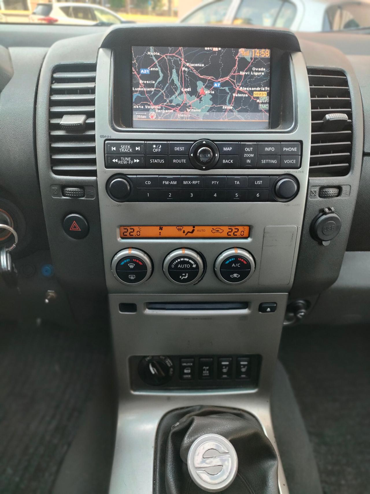 Nissan Navara 2.5 dCi 4p Double Cab LE