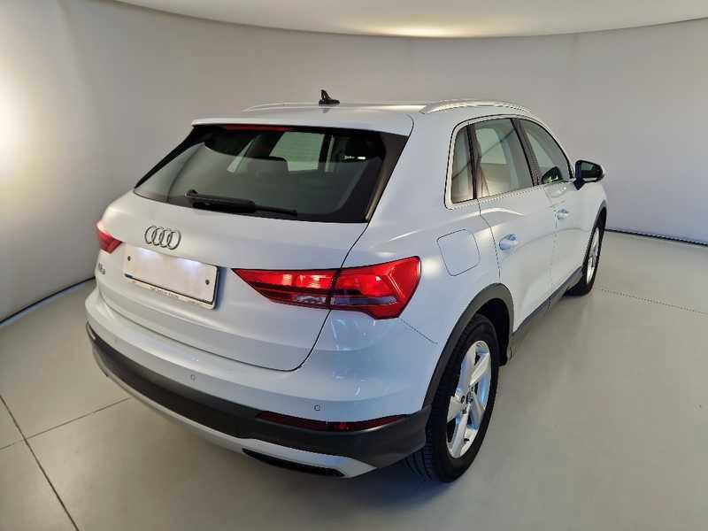 AUDI Q3 35 TDI S tronic Business Advanced