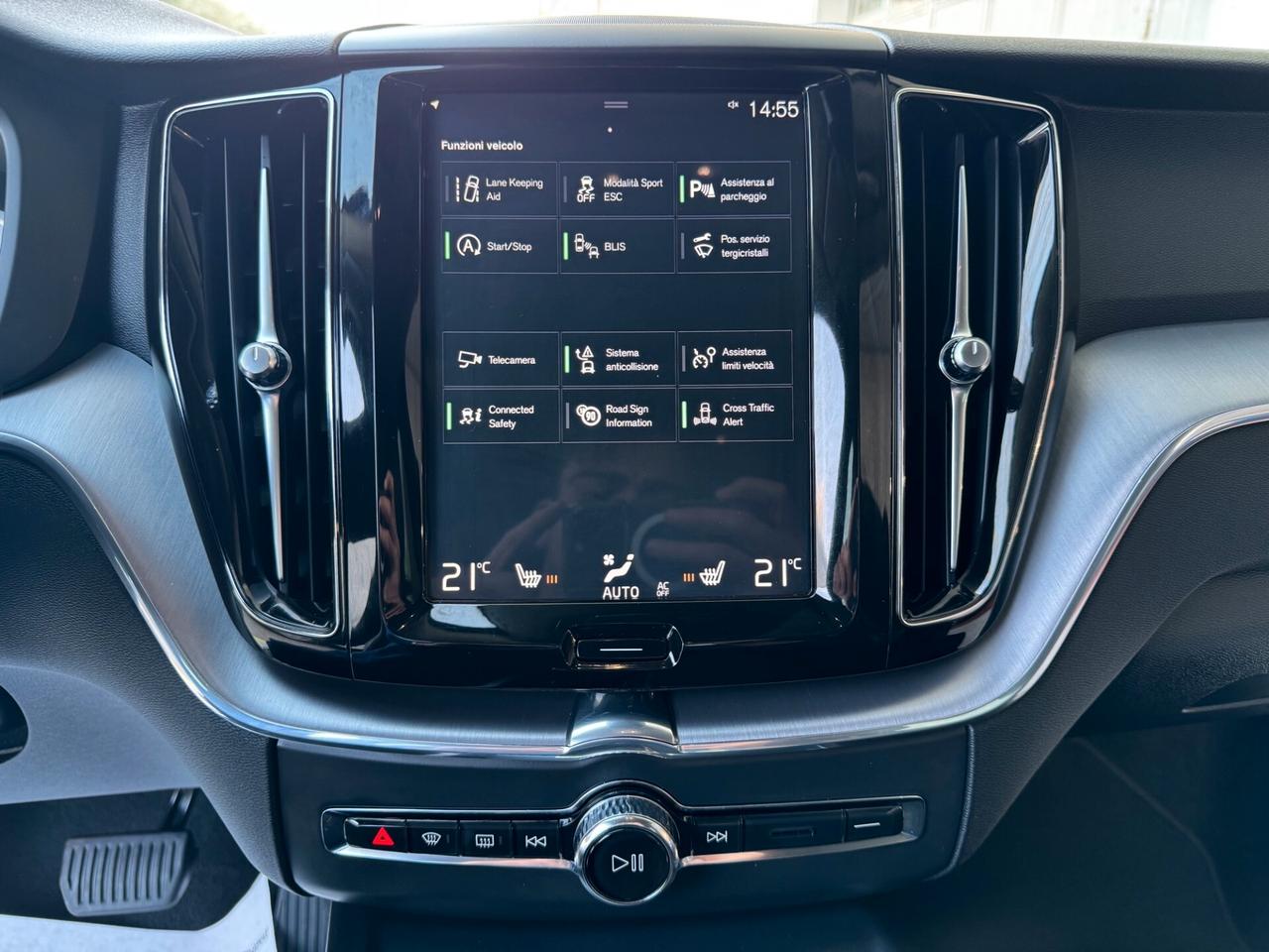 Volvo XC60 2.0 b4 MomentumPro AWD GEARTRONIC PROMO