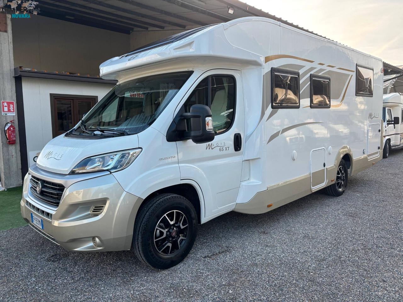CI MAGIS 65 XT - Semintegrale con letto nautico ad altezza variabile ed ampio garage