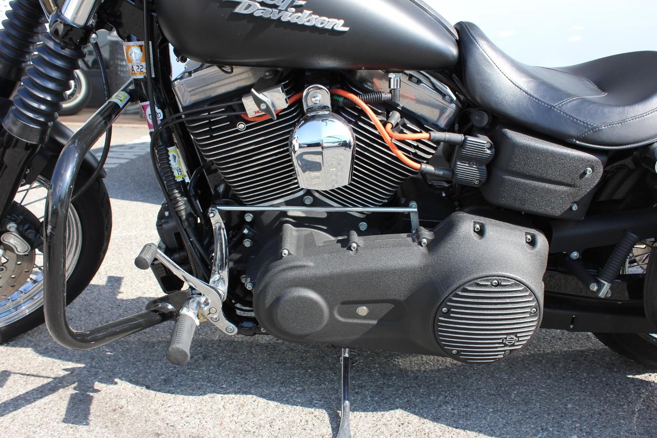 HARLEY-DAVIDSON DYNA STREET BOB
