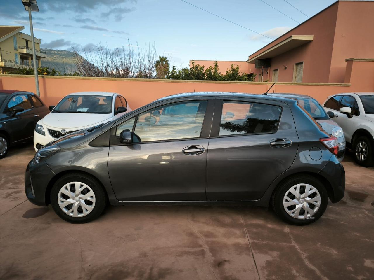 Toyota Yaris 1.5 Hybrid 5 porte Business