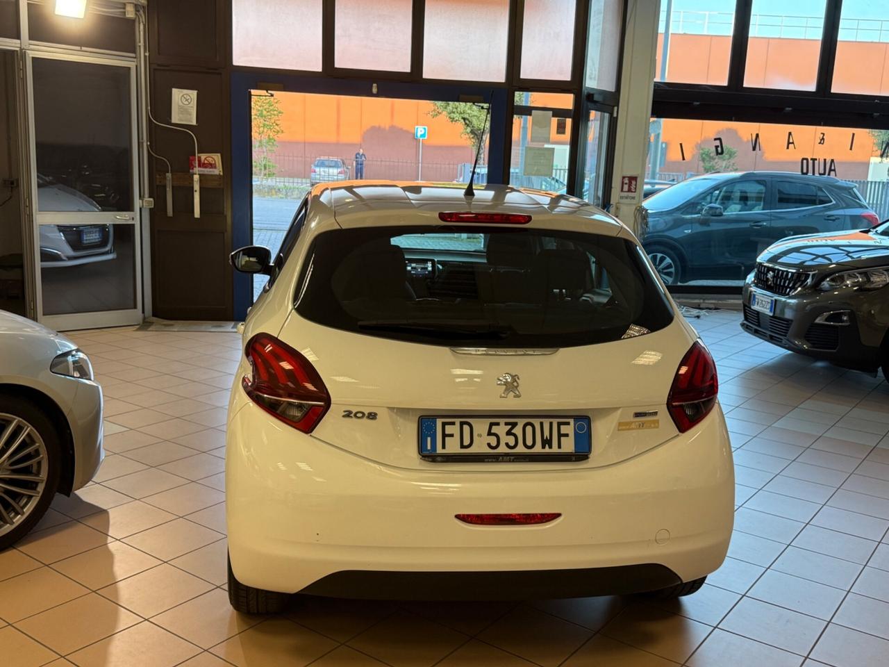 Peugeot 208 67000km 1.2 cv82 5 porte Allure