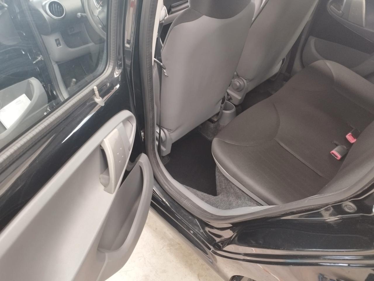 Toyota Aygo 1.0 12V VVT-i 5 porte Sol