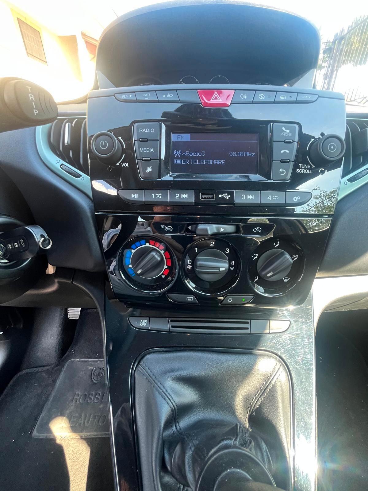 Lancia Ypsilon 1.0 FireFly 5 porte S&S Hybrid Platino
